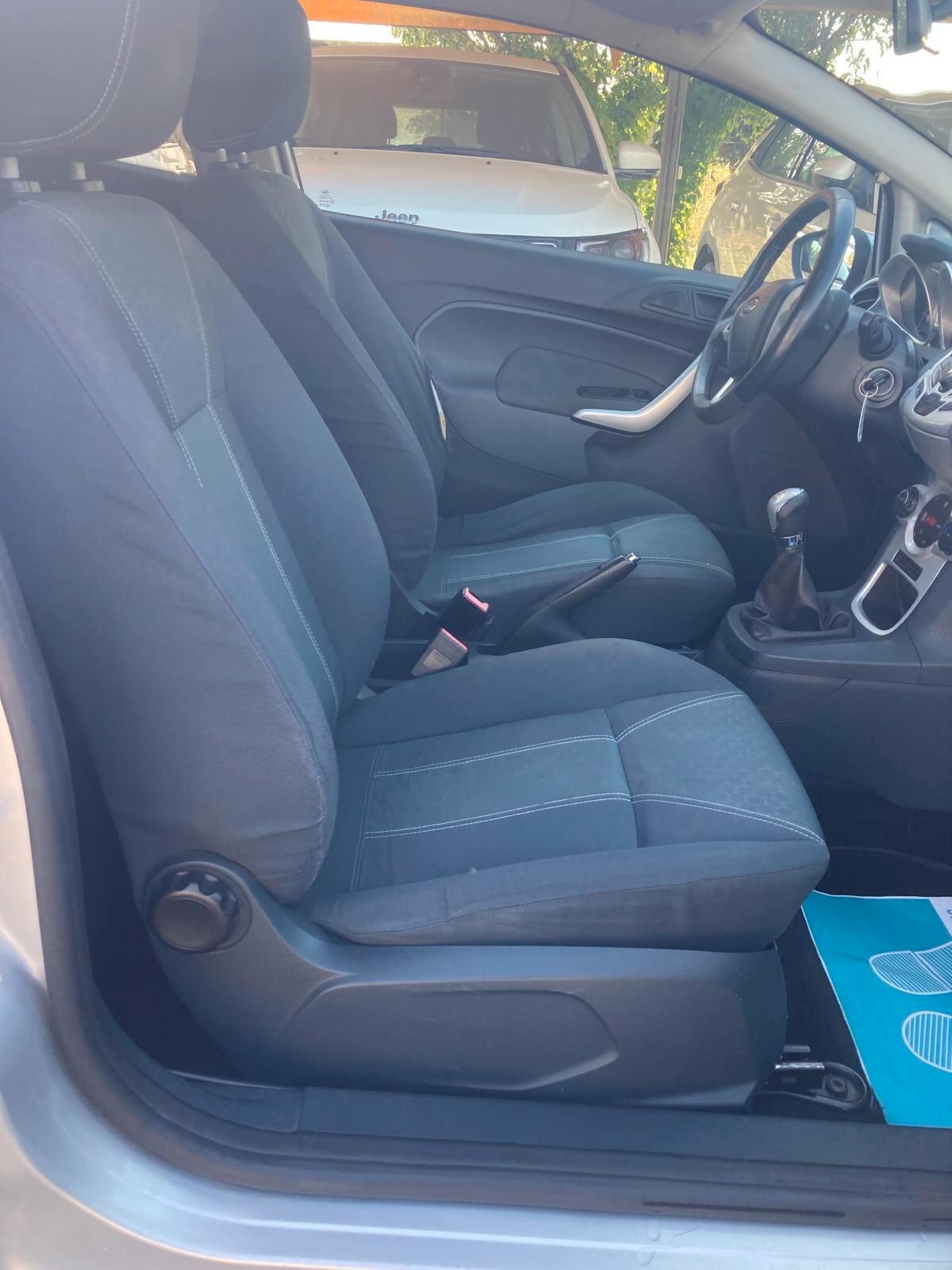 Ford Fiesta 1.4 TDCi 68CV 3 porte Titanium