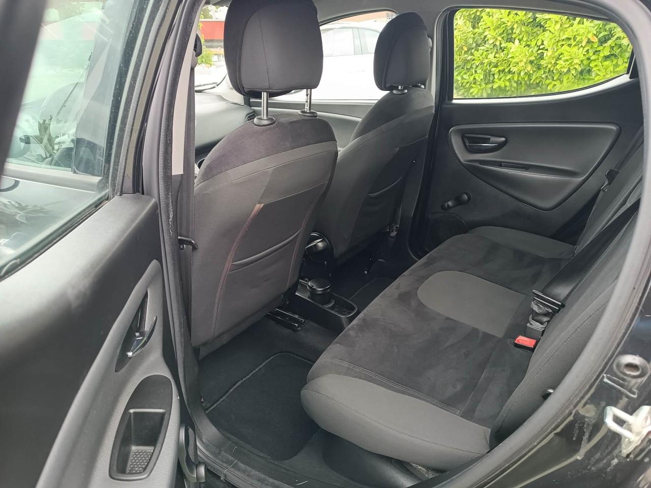 Lancia Ypsilon 1.2 69 CV 5 porte GPL Ecochic Silver