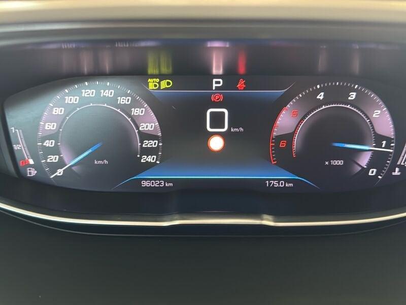 Peugeot 3008 BlueHDI 130 EAT8 S&S Allure