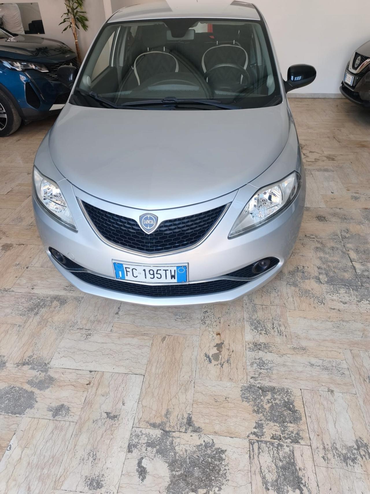 Lancia Ypsilon 1.2 69 CV 5 porte GPL Ecochic Platinum