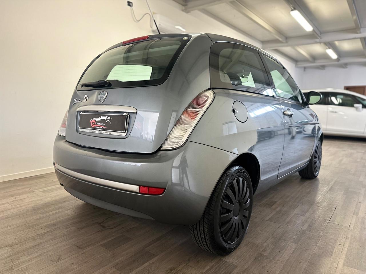 Lancia Ypsilon 1.2 Argento NEOPATENTATI