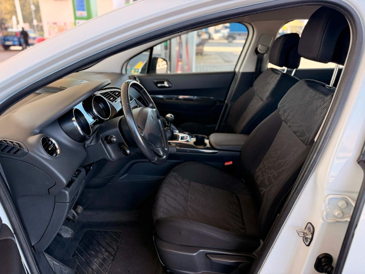 Peugeot 3008 1.6 HDi 112CV Tecno