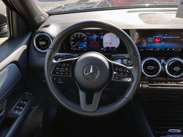 MERCEDES-BENZ GLB 180 d Automatic Sport