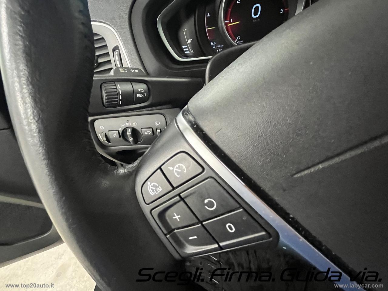 VOLVO V40 Cross Country D2 Kinetic|GANCIO TRAINO