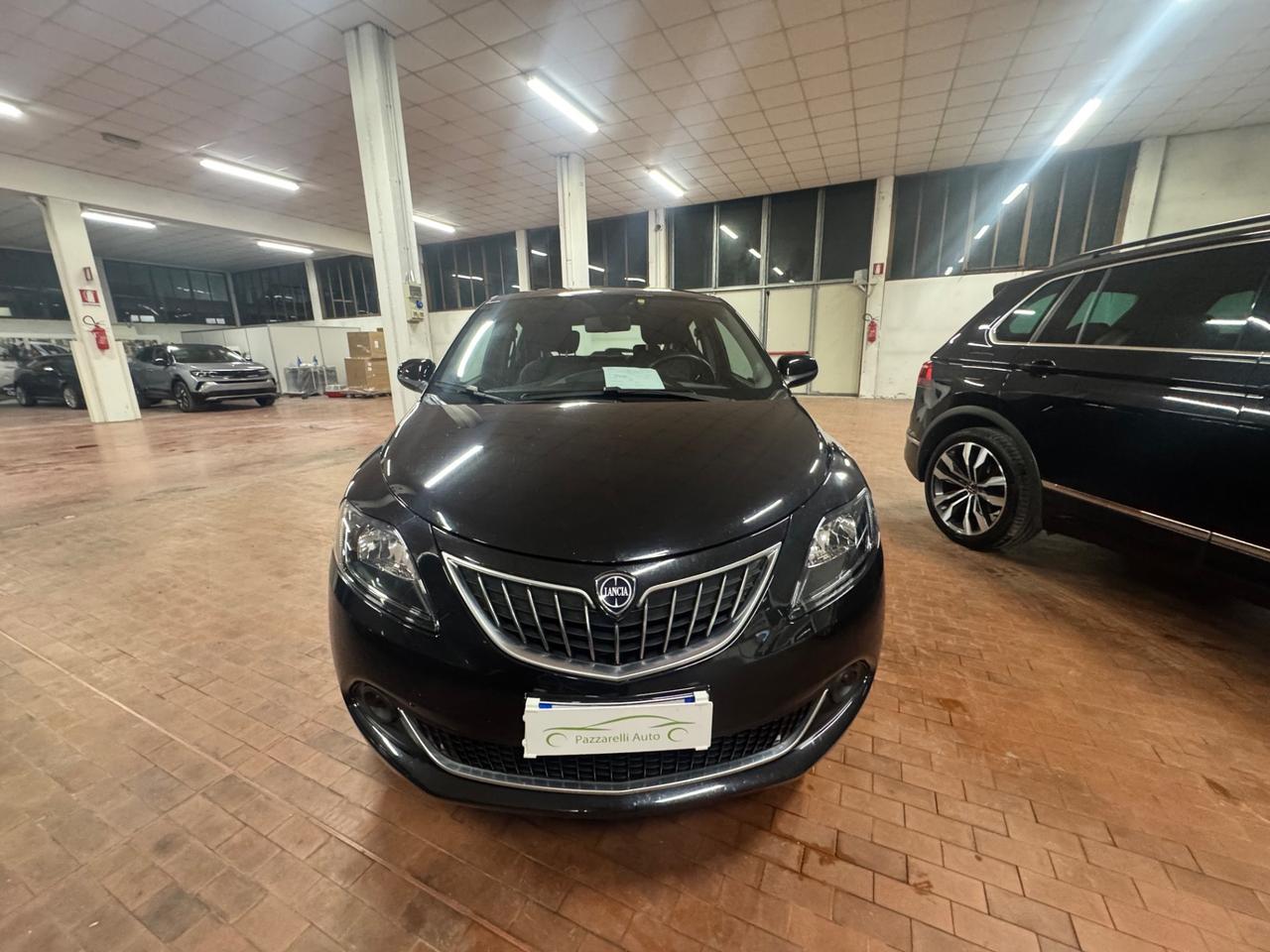 Lancia Ypsilon 1.0 FireFly 5 porte S&S Hybrid Ecochic Silver