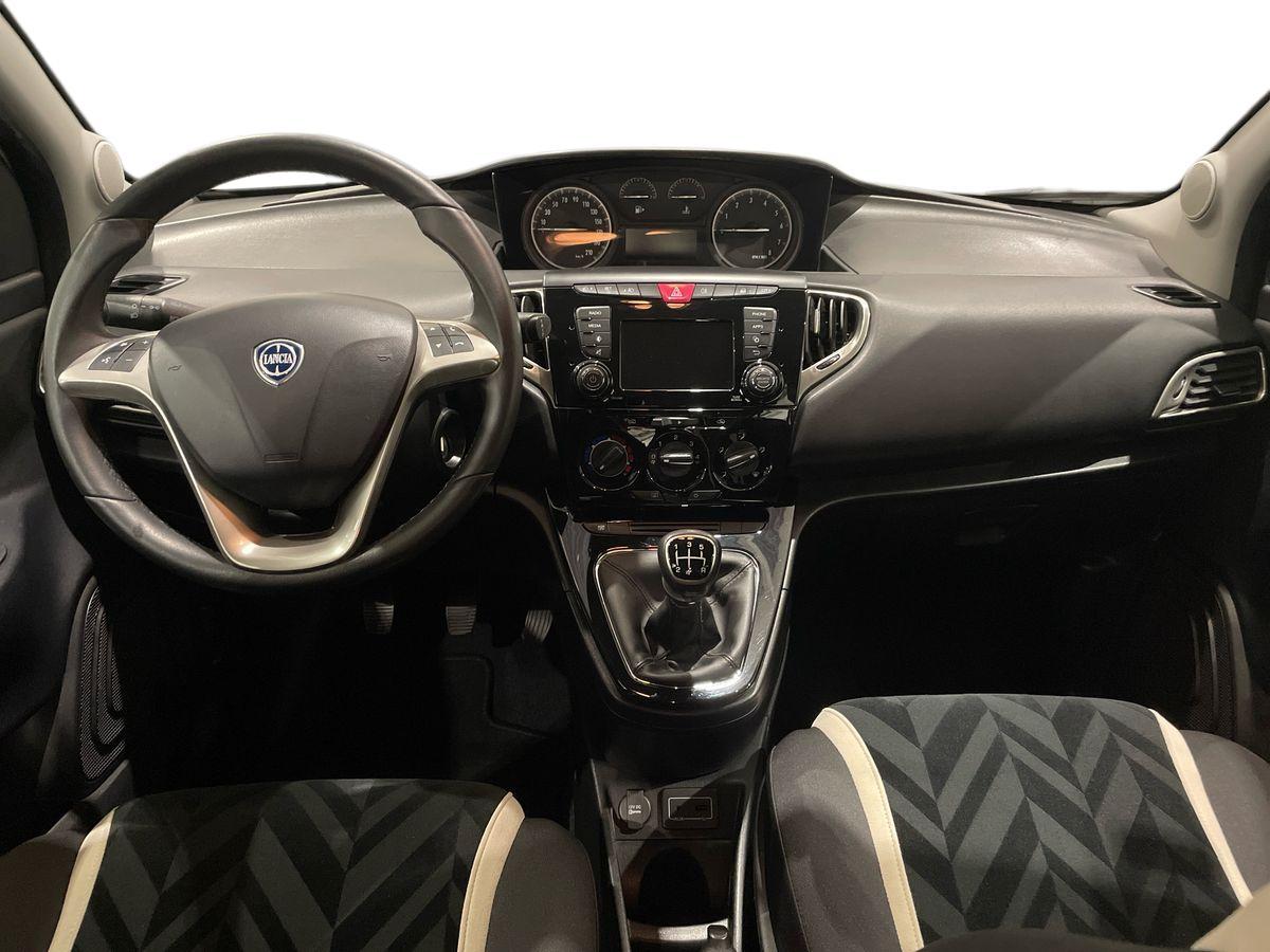 LANCIA Ypsilon III 2015 - Ypsilon 1.2 Silver 69cv