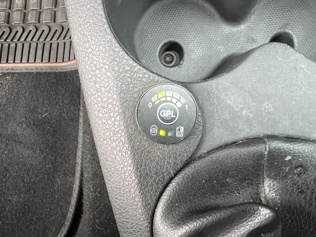 Dacia Logan 0.9 TurboGPL Lauréate permute rate garanzia