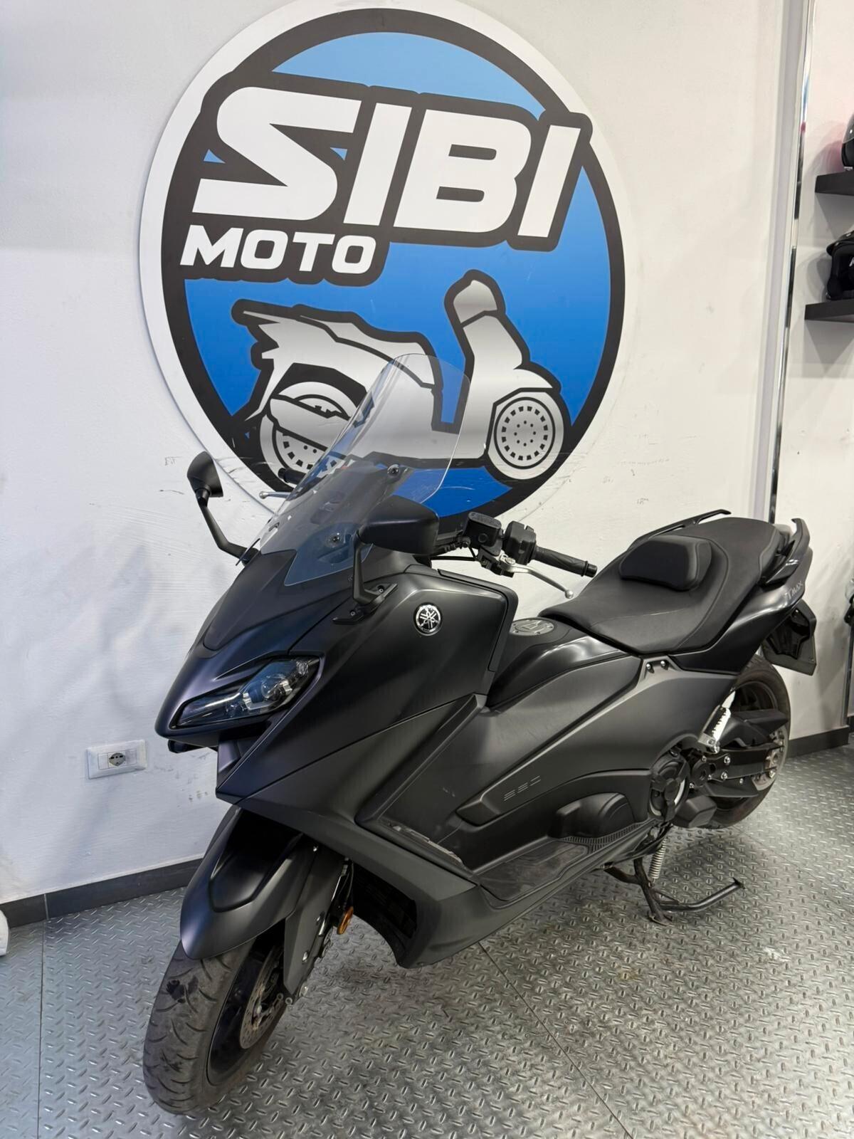 Yamaha T Max 560