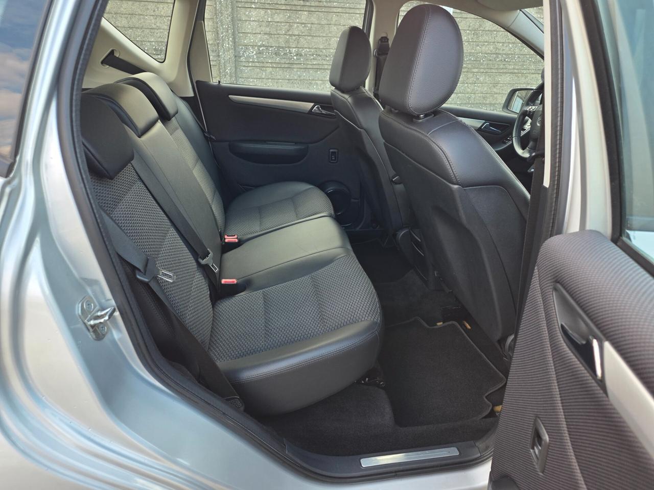 Mercedes-benz A 180 160 CDI AUTOMATIC Premium