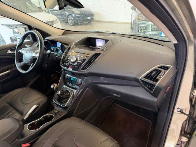 FORD Kuga 2.0 TDCI 140 CV 4WD Titanium