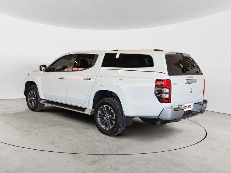 Mitsubishi L200 L200 d.cab 2.3d Intense 4wd 150cv auto