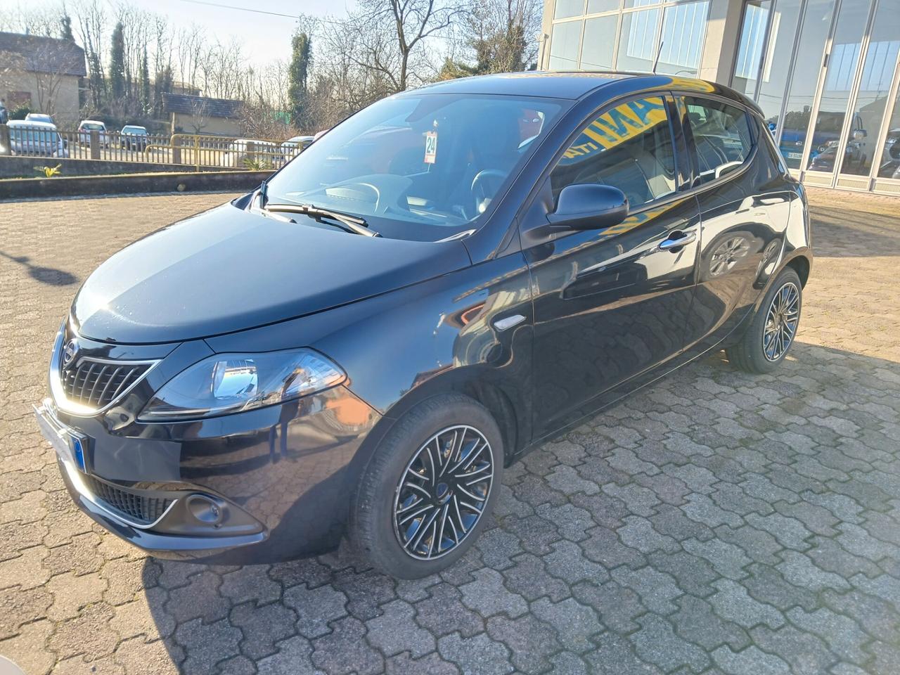 Lancia Ypsilon 1.0 FireFly 5 porte S&S Hybrid Ecochic Silver