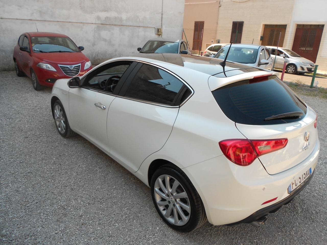 Alfa Romeo Giulietta 1.6 JTDm-2 120 CV Distinctive