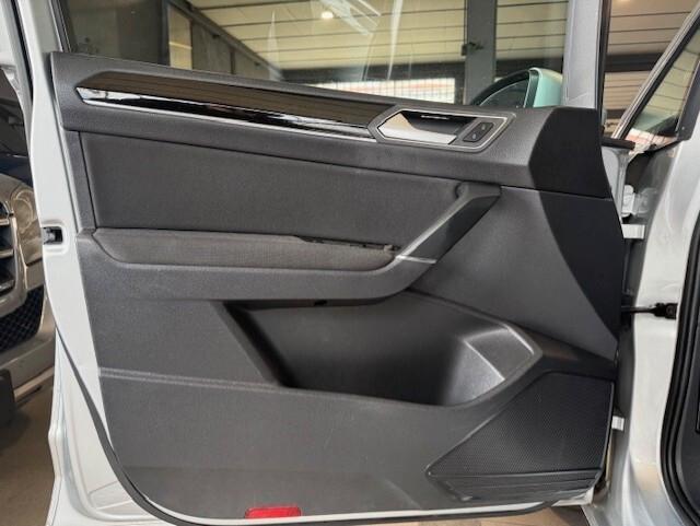 Volkswagen Touran 2.0 TDI 150 CV SCR DSG Executive BlueMotion Tech. 7 POSTI