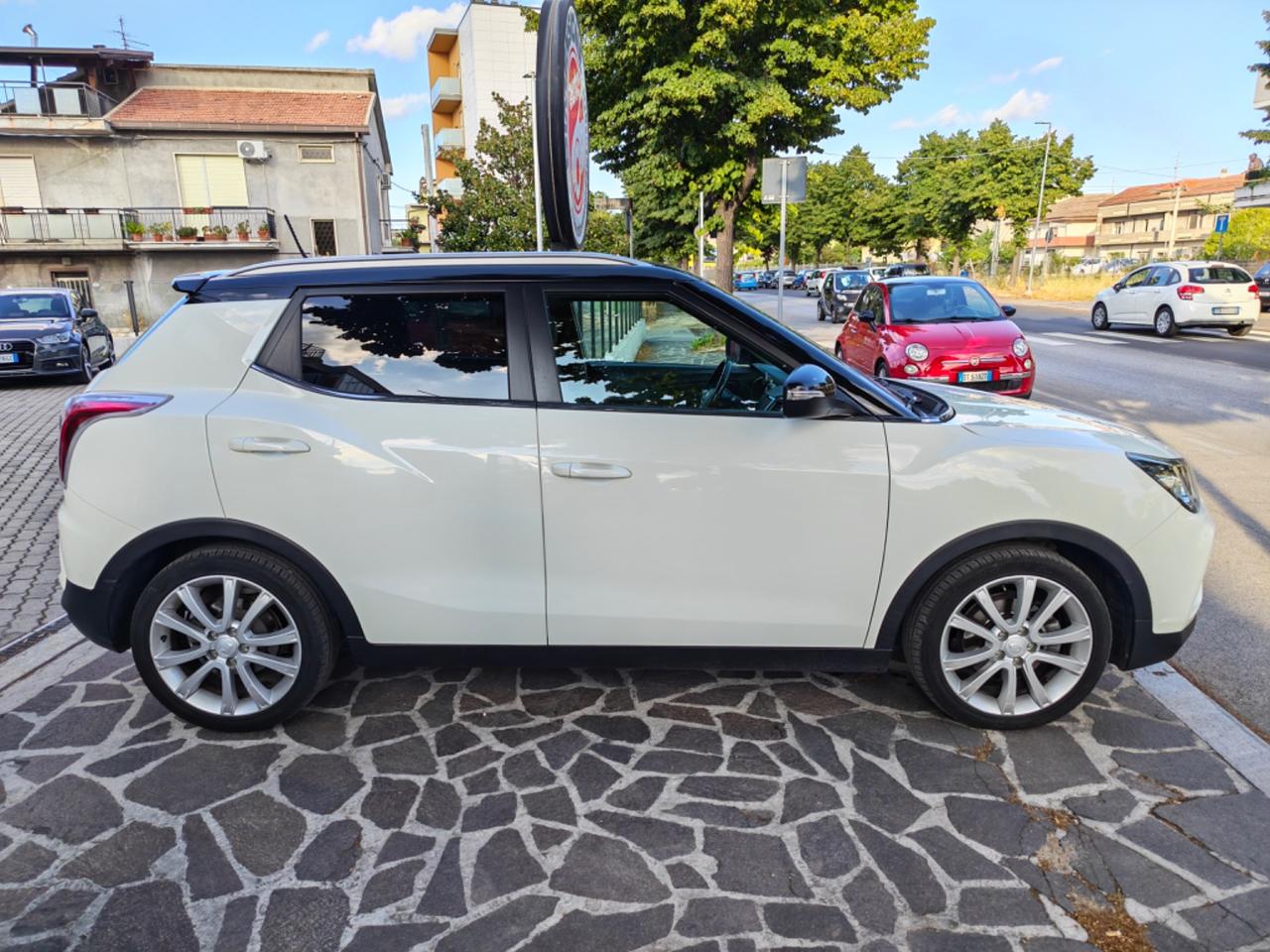 Ssangyong Tivoli 1.6d 2WD Juice Aut. + Gancio traino