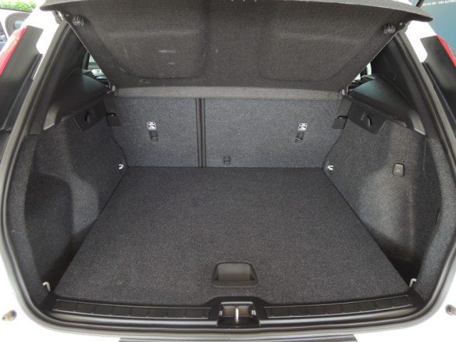 VOLVO XC40 T2 Momentum