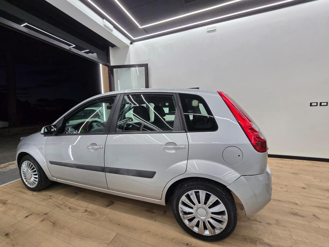 Ford Fiesta 1.4 TDCi 5p. Ghia