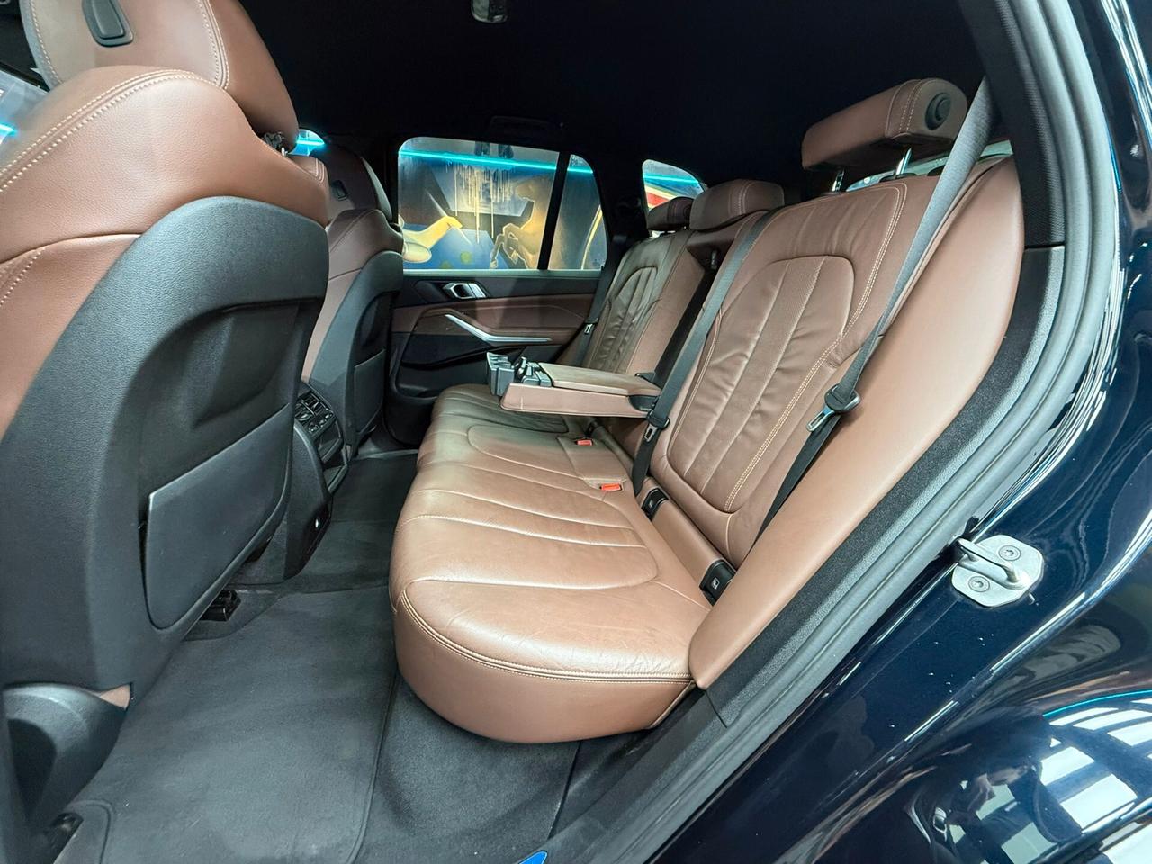 Bmw X5 M50 M50d (325)