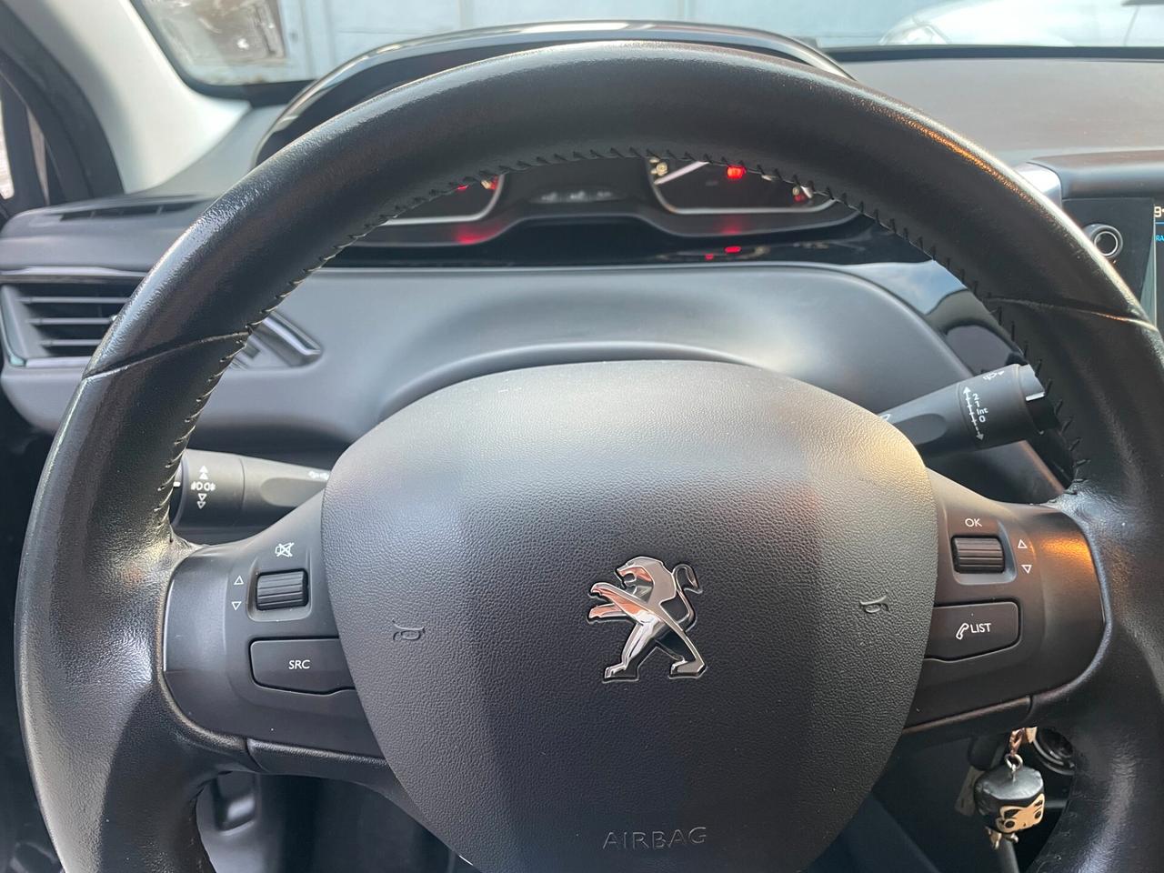 Peugeot 208 PureTech 82 5 porte Allure CINGHIA NUOVA!!!