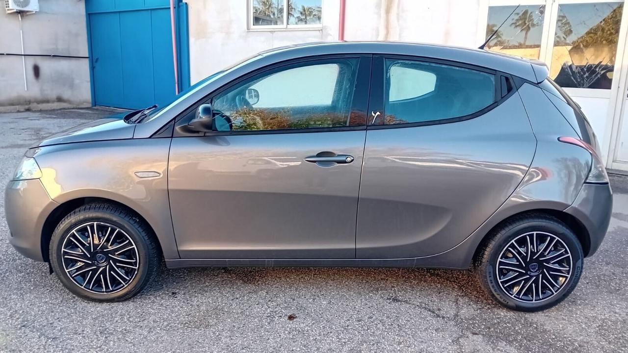 Lancia ypsilon 1.2 benz km 94000-09/2015