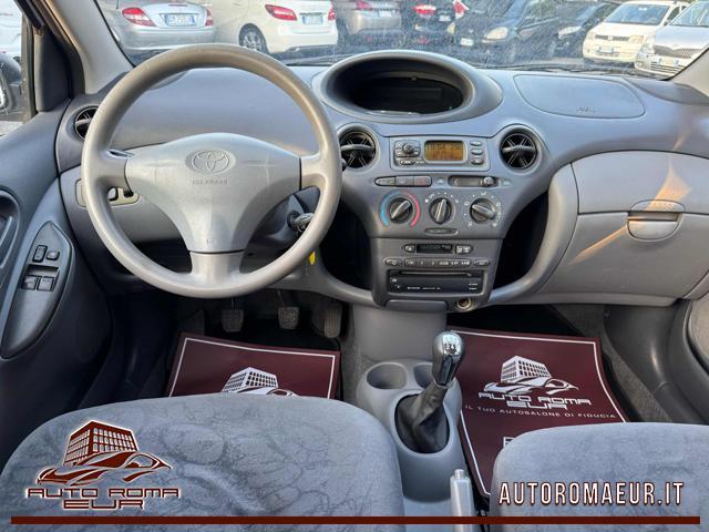 TOYOTA Yaris 1.0i 16V cat 5 porte Sol GOMMATA! NEOPATENTATI!