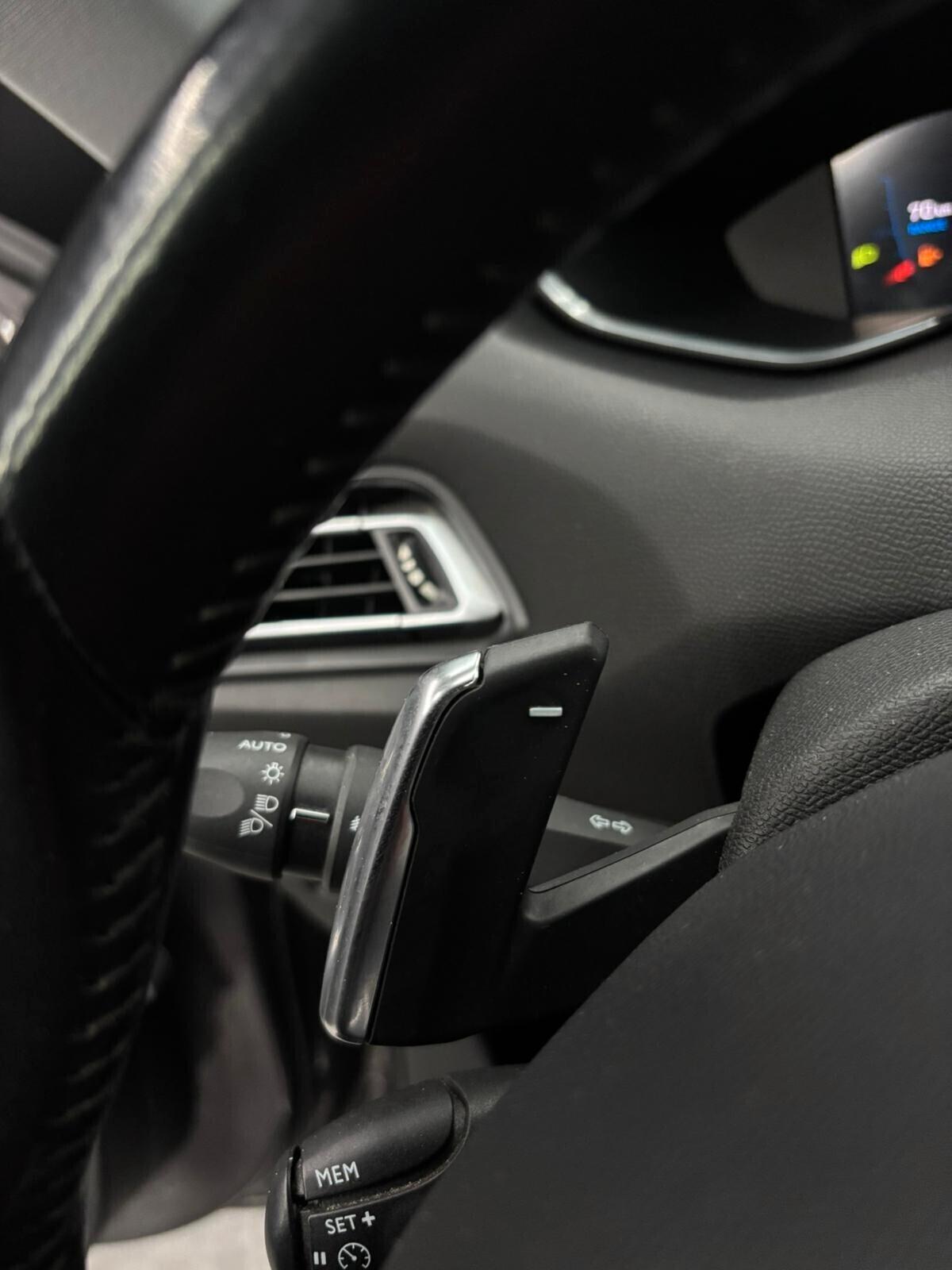 Peugeot 308 BlueHDi 1.5 130 S&S EAT8 Allure