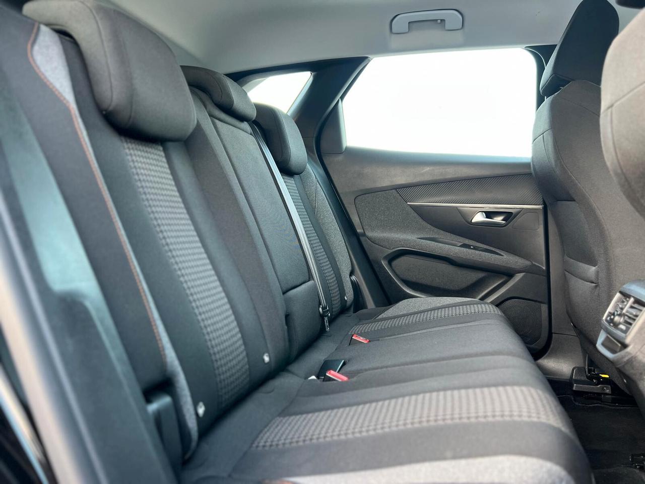 Peugeot 3008 BlueHDi 130 S&S EAT8 Active Pack