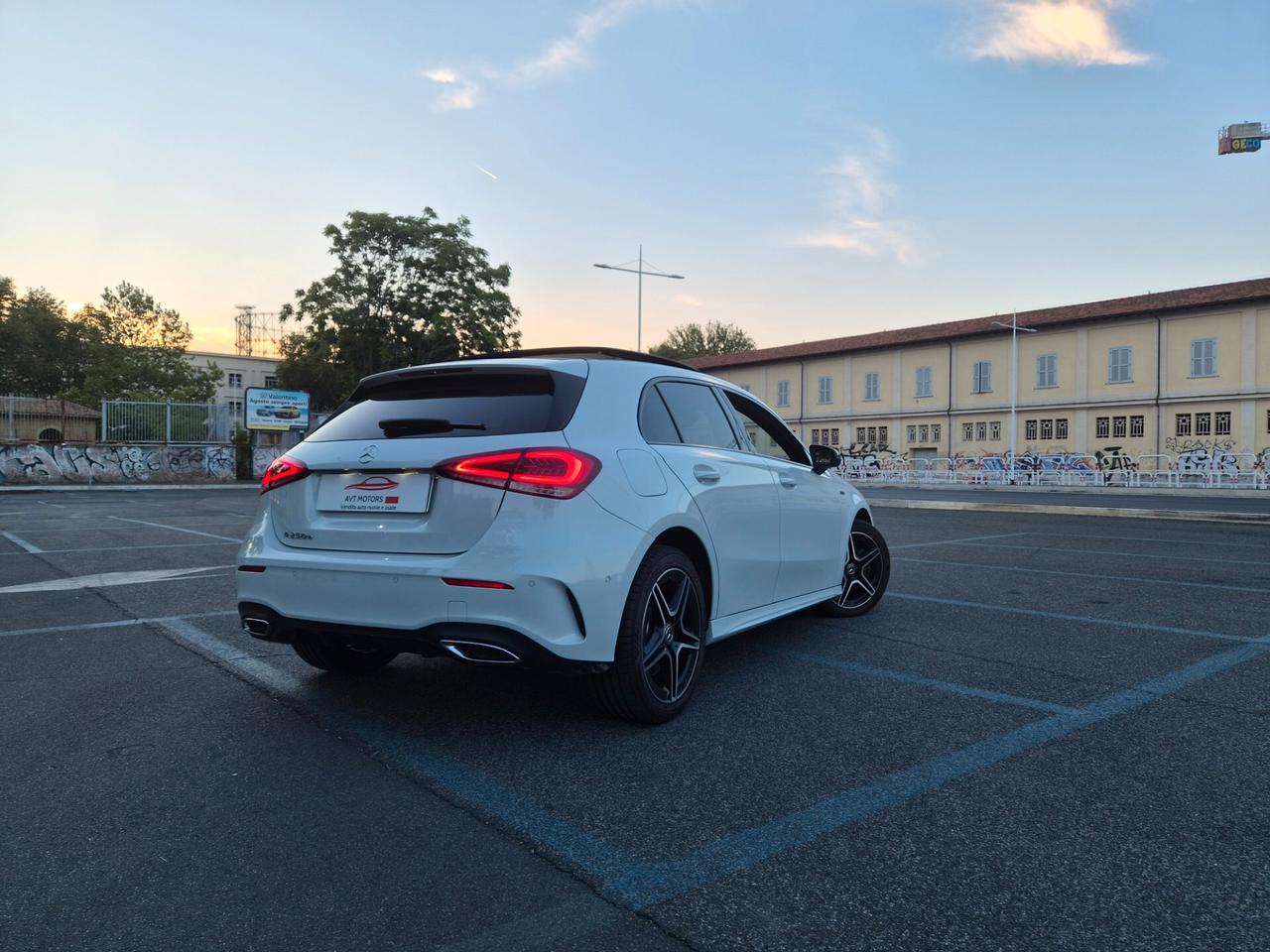 Mercedes-benz A 250 e hybrid EQ Premium