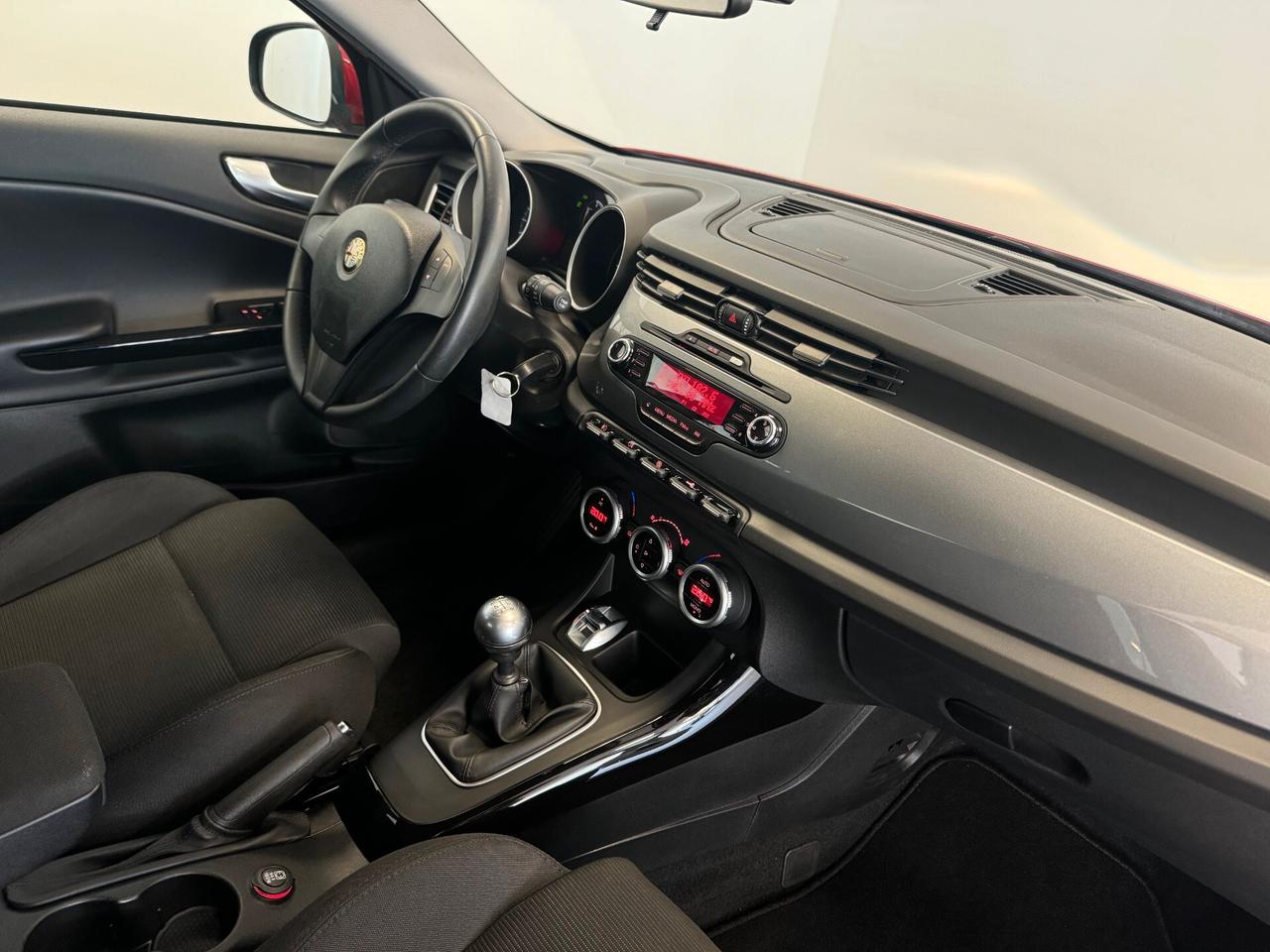 Alfa Romeo Giulietta 1.6 JTDm-2 105 CV Distinctive 34.000 KM UNIPROP.