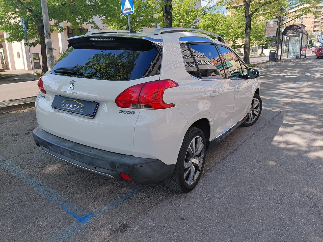 Peugeot 2008 Allure 1.6 Blue HDI 100 #10511