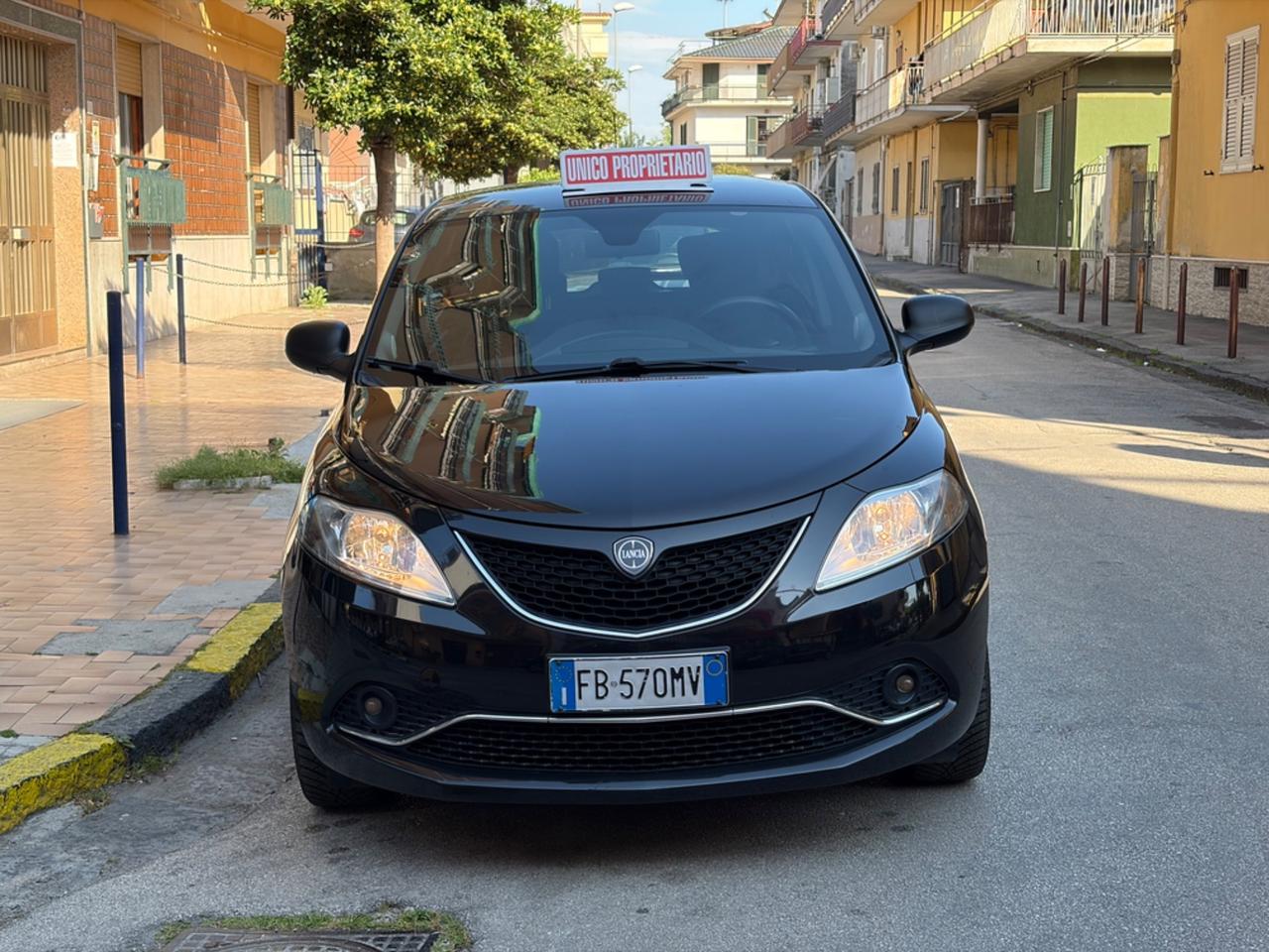 Lancia Ypsilon 1.2 69 CV 5 porte Silver