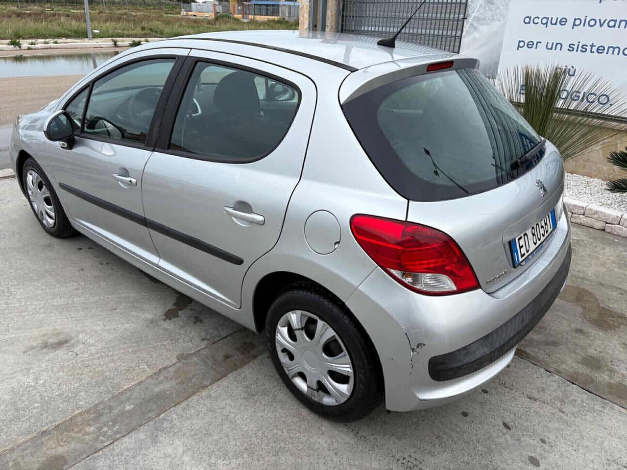 Peugeot 207 1.4 HDi 70CV FAP 5p. XS