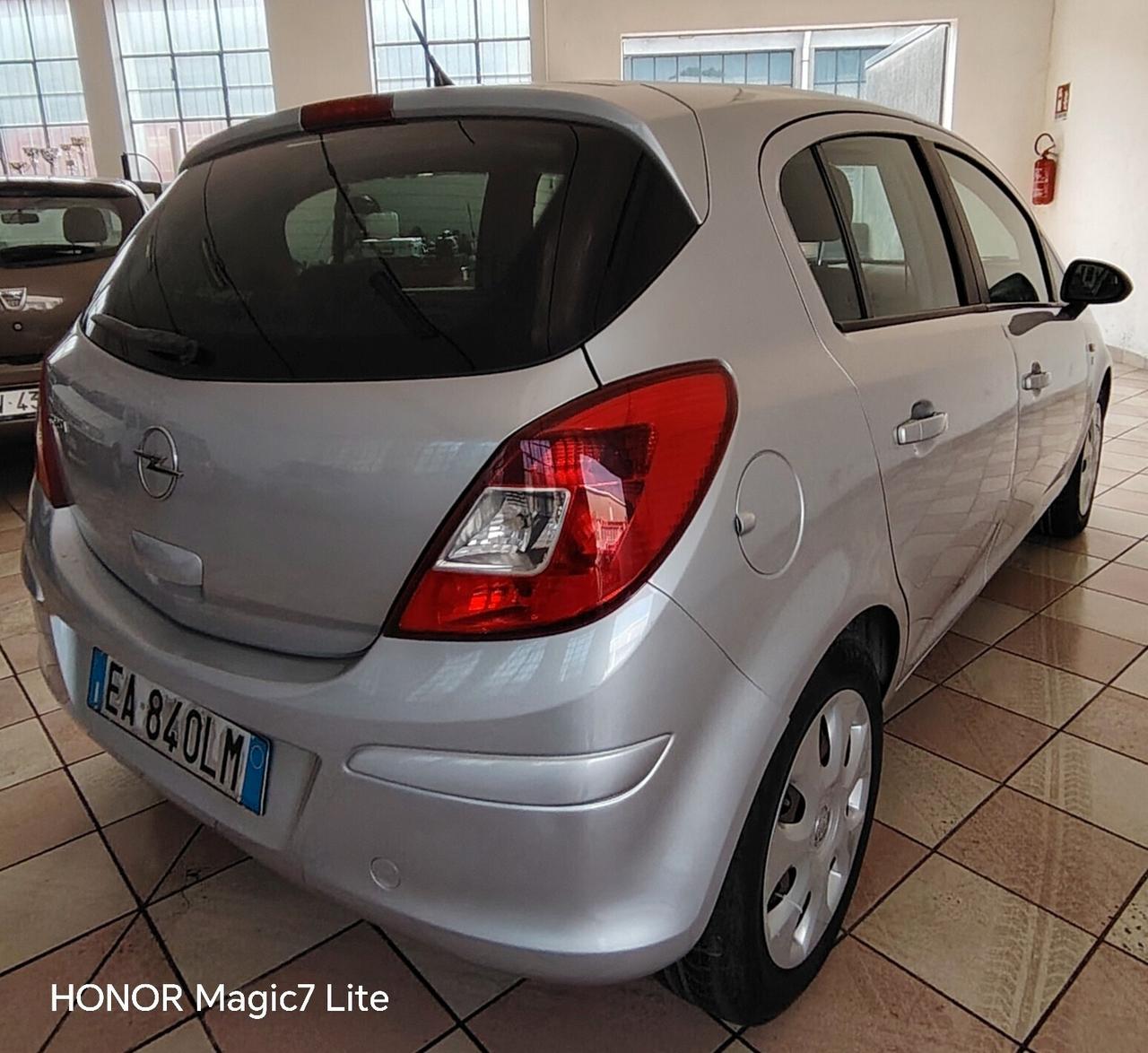 Opel Corsa 1.2 3 porte Club