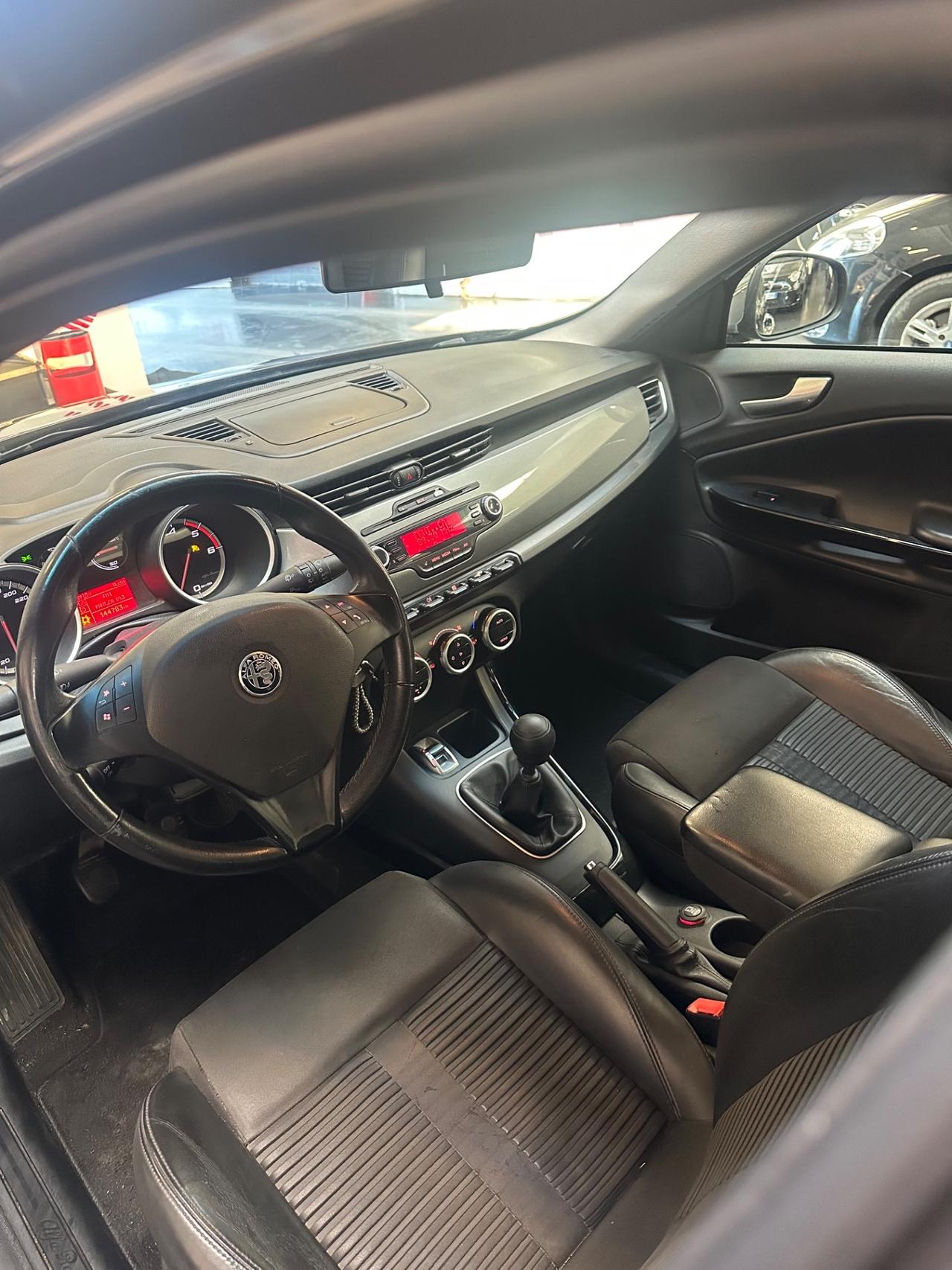 Alfa Romeo Giulietta 1.6 JTDm-2 105 CV Distinctive