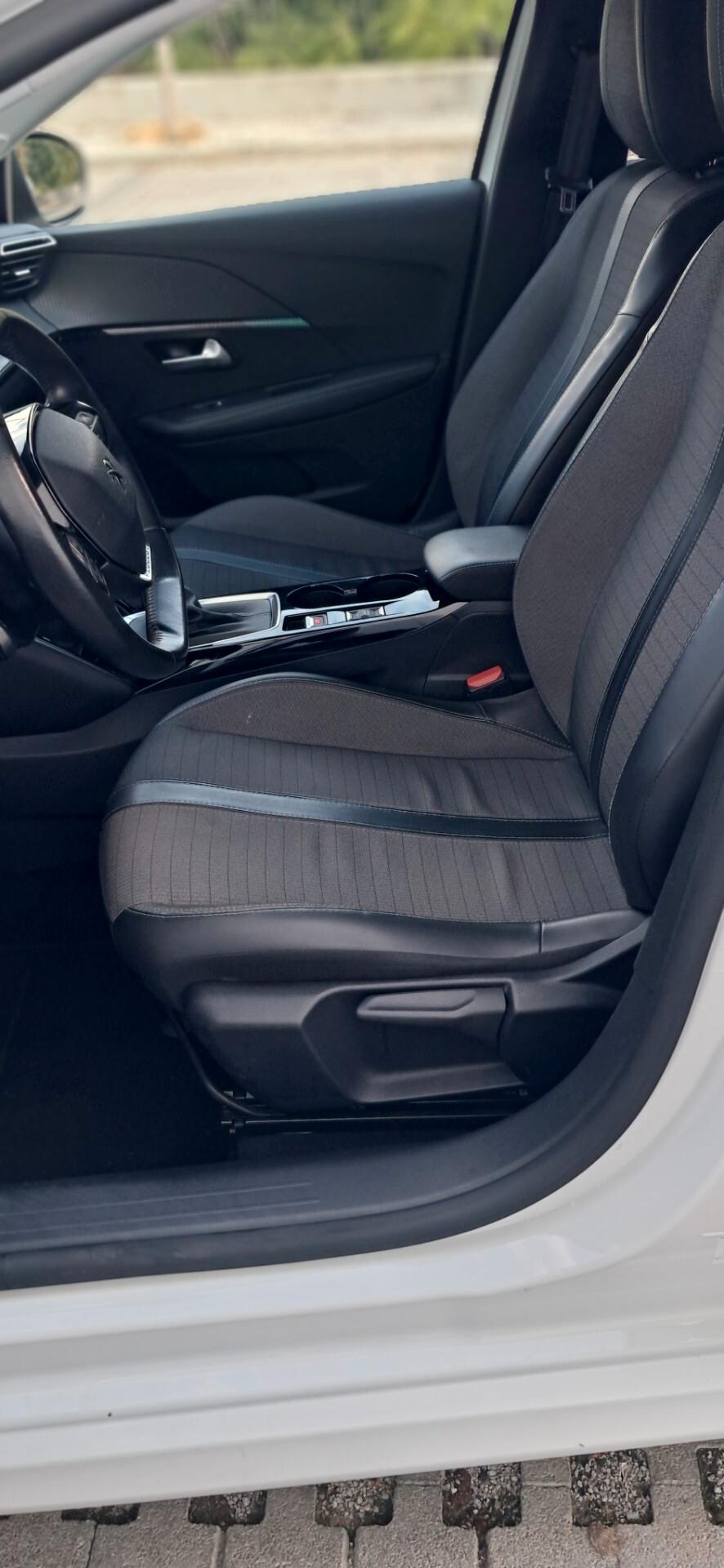 Peugeot 208 PureTech 101 Stop&Start 5 porte Allure Navi Pack