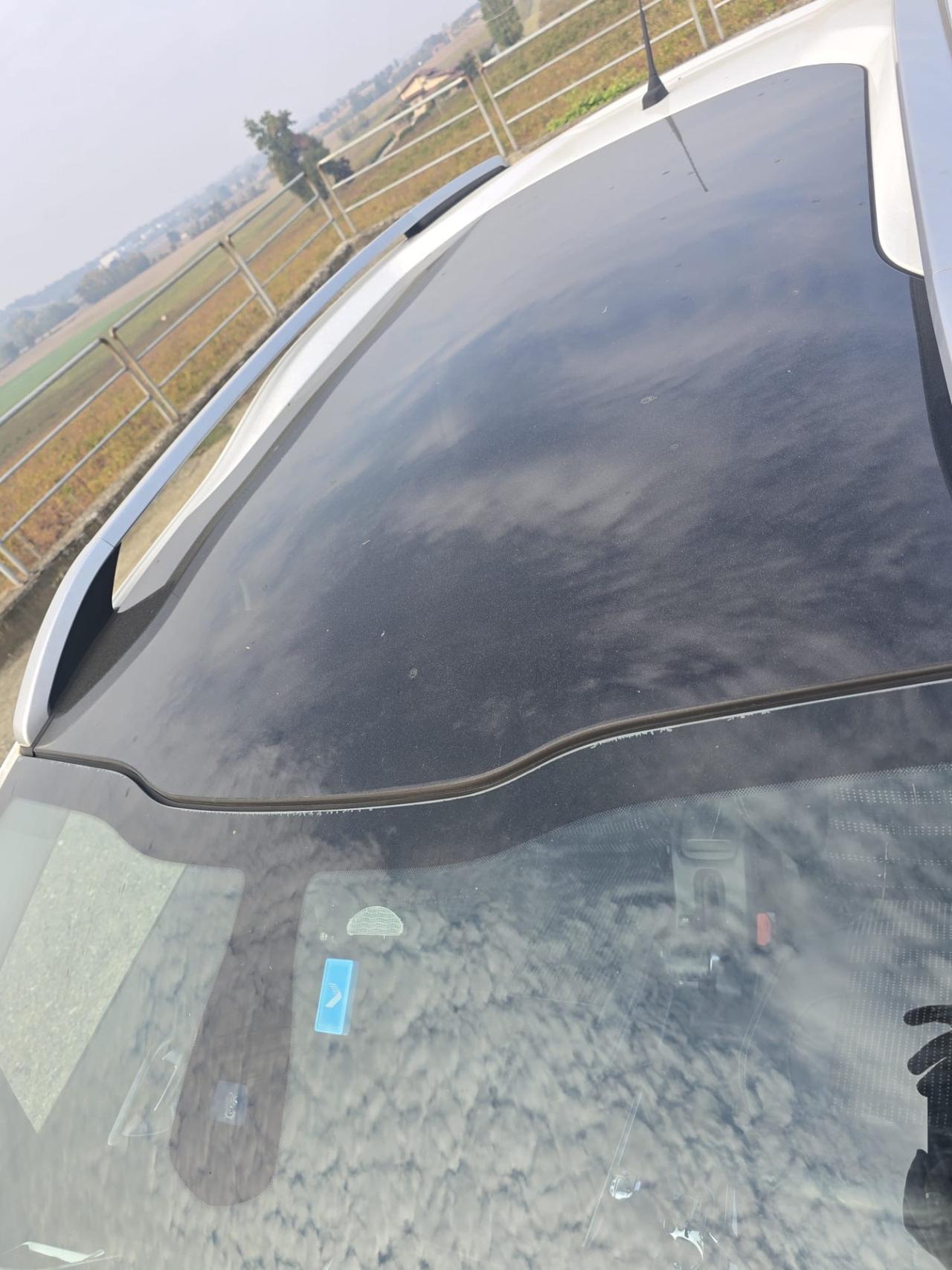Peugeot 2008 1.6 e-HDi 92 CV Stop&Start robotizzato Allure tetto panoramico