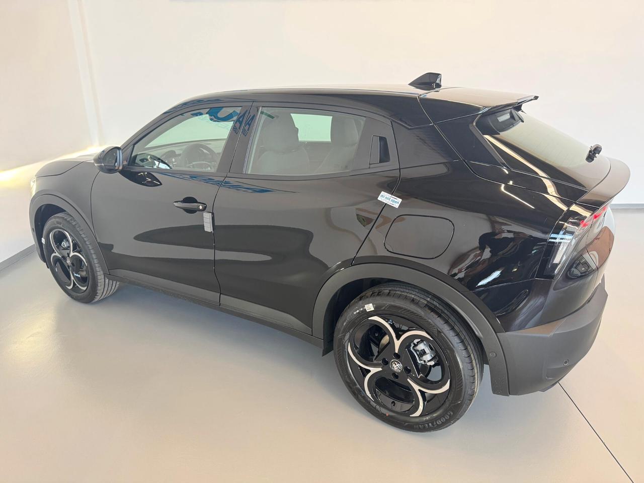 Alfa Romeo Junior ibrida 1.2 Pack Techno