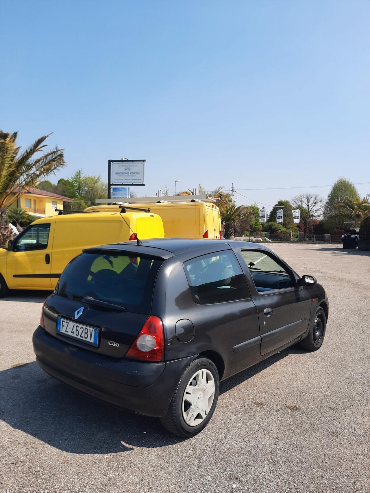 Renault Clio 1.5 dCi 65CV OK NEOPATENTATI