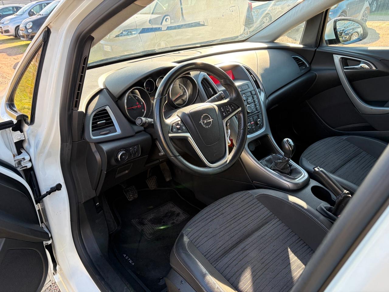 OPEL ASTRA 1.7 CDTI COSMO 110CV ANNO 2014