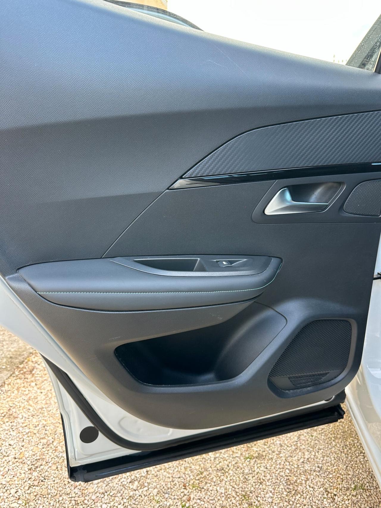 Peugeot 2008 BlueHDi 110 S&S Allure Pack 2021