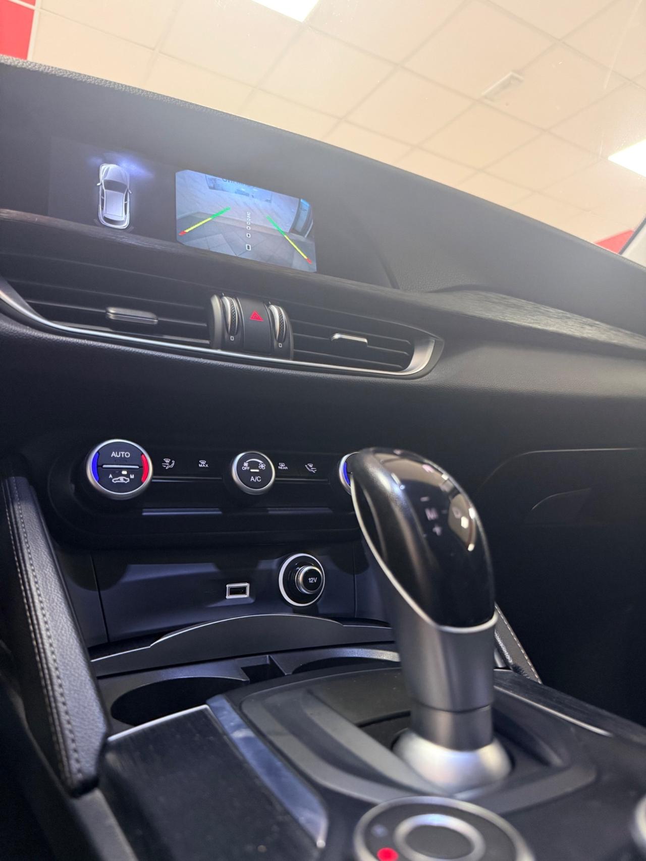 Alfa Romeo Stelvio 2.2 Turbodiesel 160 CV AT8 RWD Sport-Tech