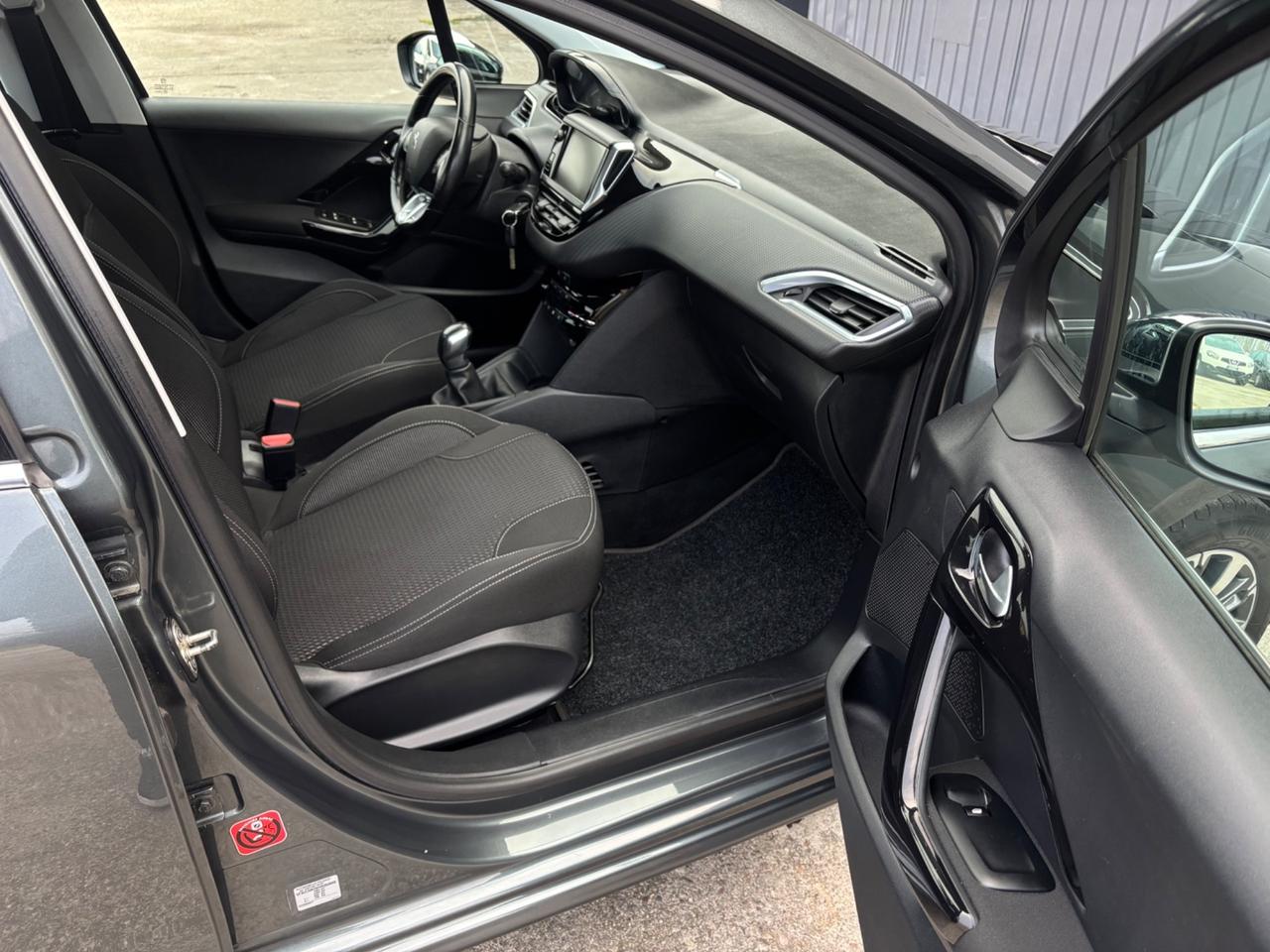 Peugeot 208 1.2 benzina. Neopatentati. Garanzia