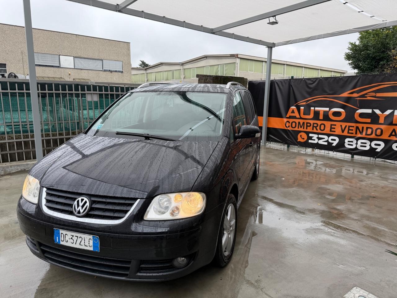 VW Touran 2.0 TDI 5-POSTI 6-MRCE FAMIGLIARE