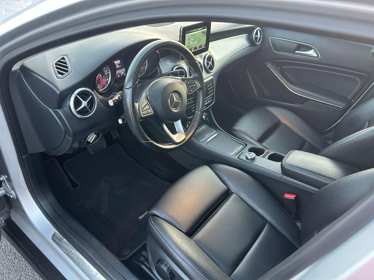 MERCEDES - Classe GLA - GLA 200 d Automatic 4Matic Premium TETTO