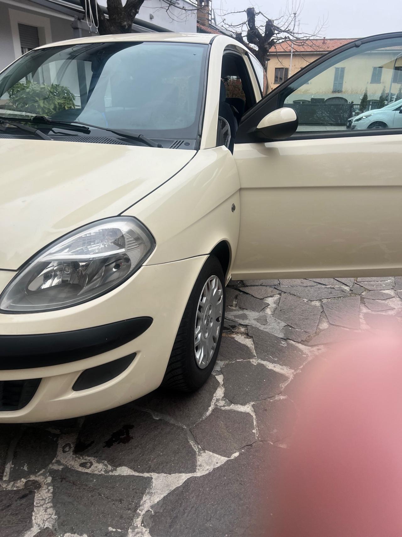 Lancia Ypsilon 1.4 Platino