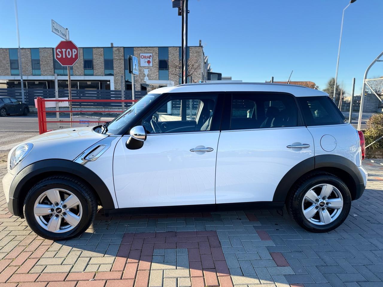 Mini Cooper D Countryman 1.6 One EURO6 NEOPATENTATI