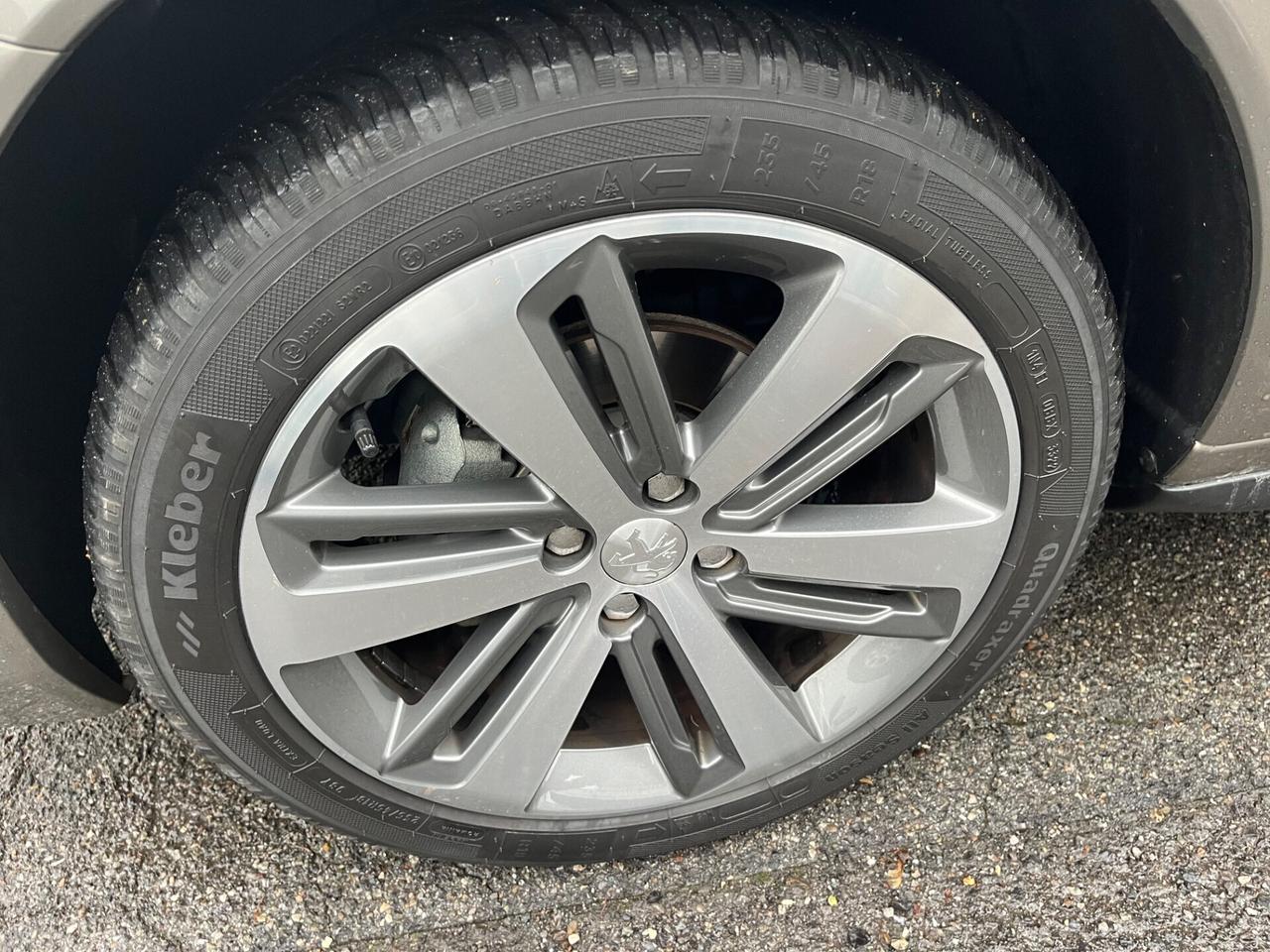 Peugeot 3008 1.6 HDi 115CV Allure