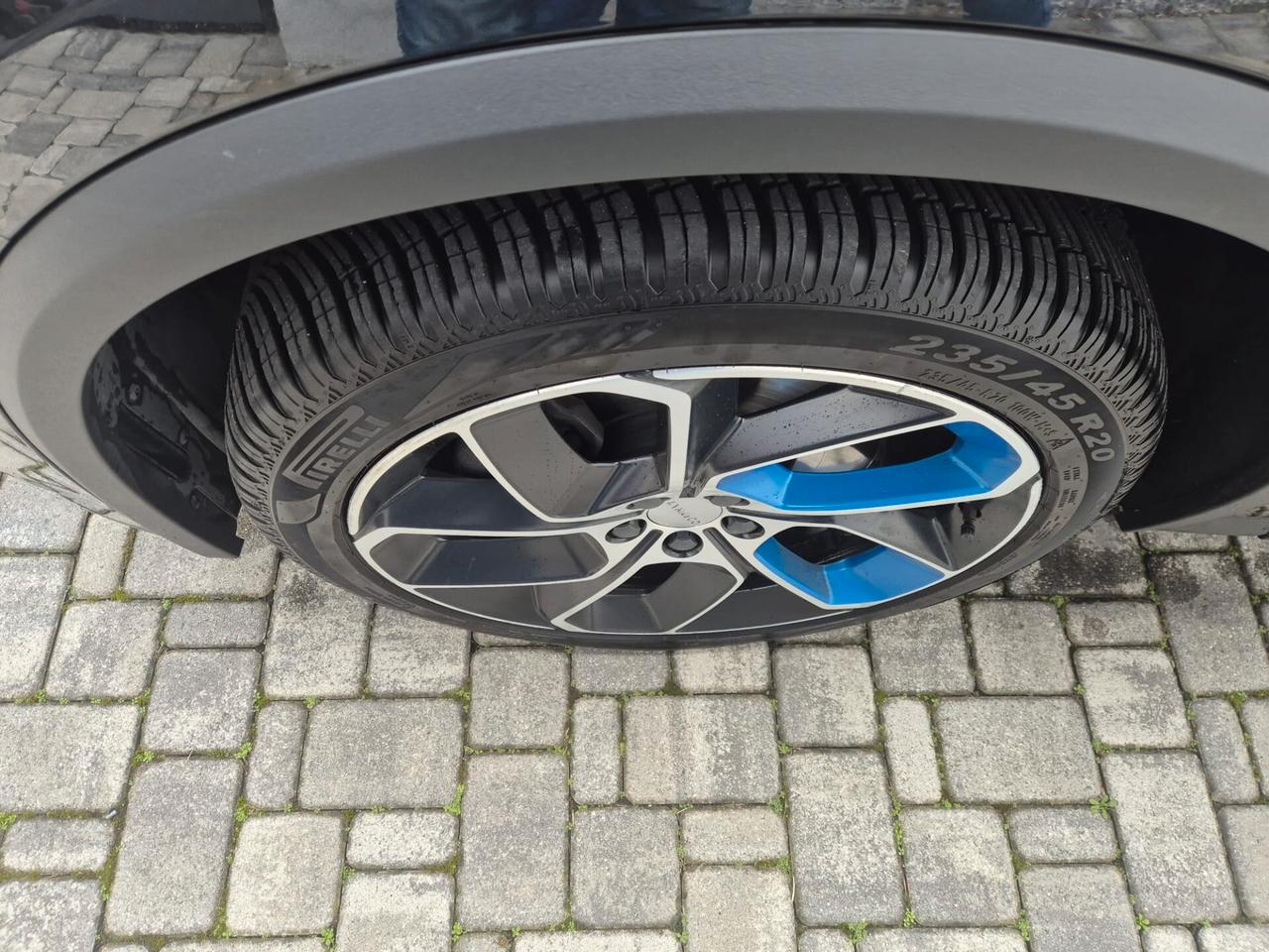 Lynk&co 01 PHEV 261CV