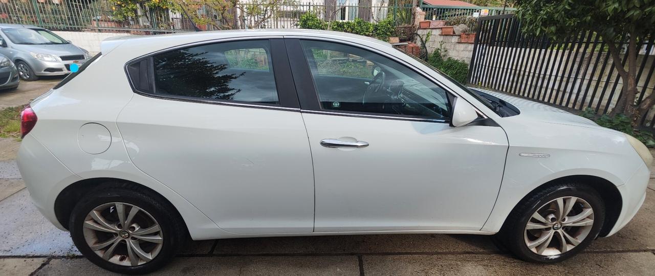Alfa Romeo Giulietta 1.6 JTDm-2 105 CV Progression