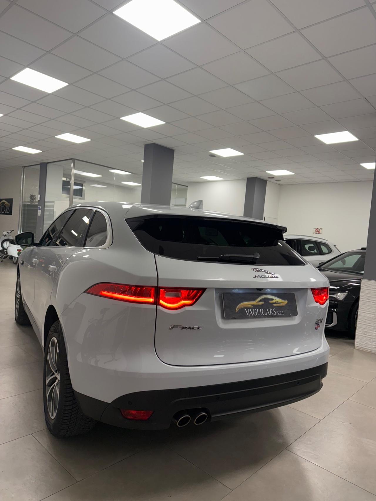 Jaguar F-Pace 2.0 D 180 CV AWD aut. R-Sport